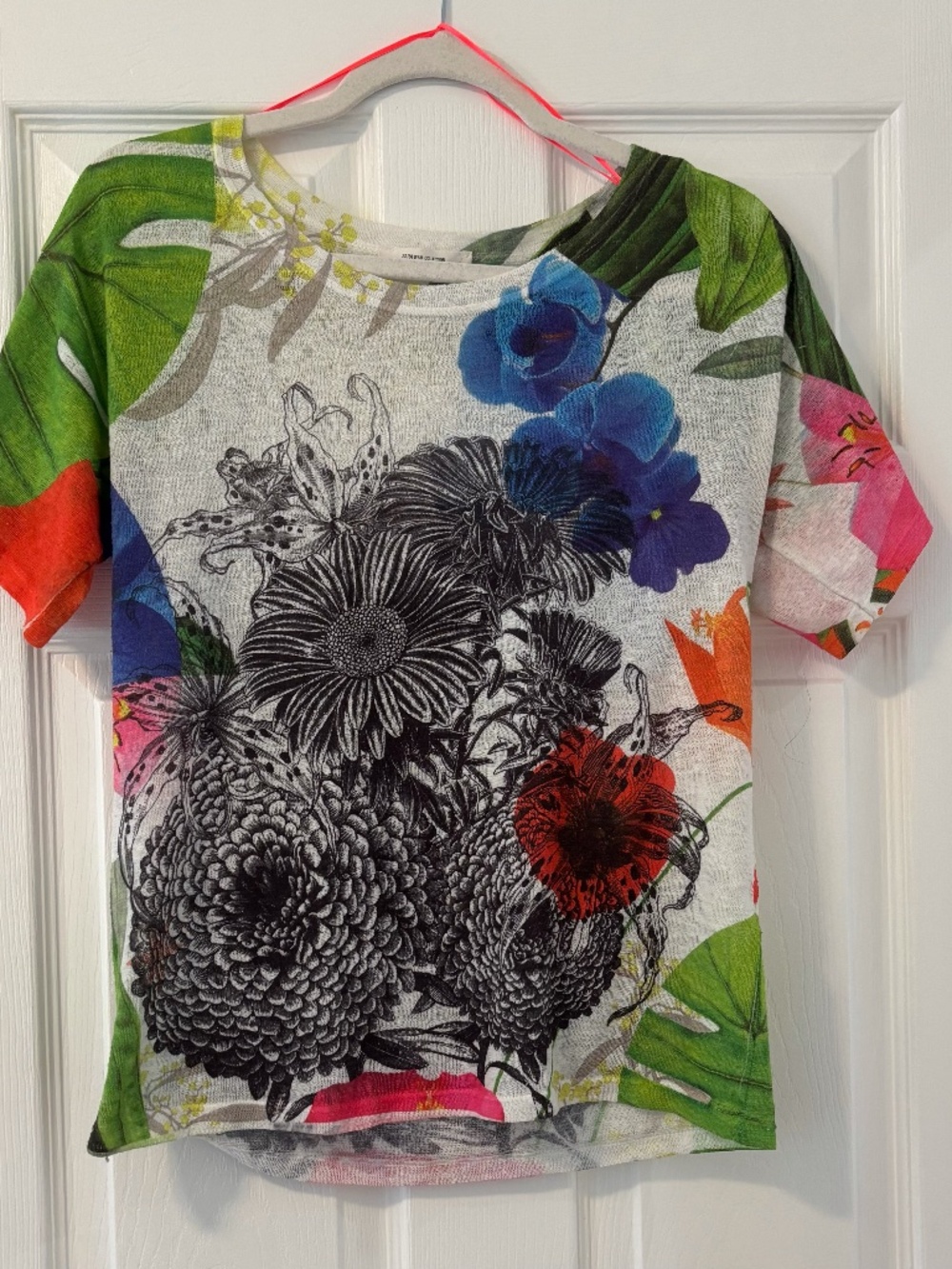 Zara W&B Collection Floral Botanical Graphic Top - Small